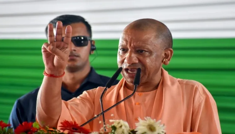 यूपी के आउटसोर्स कार्मिकों को सीएम का तोहफा, वेतन भी बढ़ाया