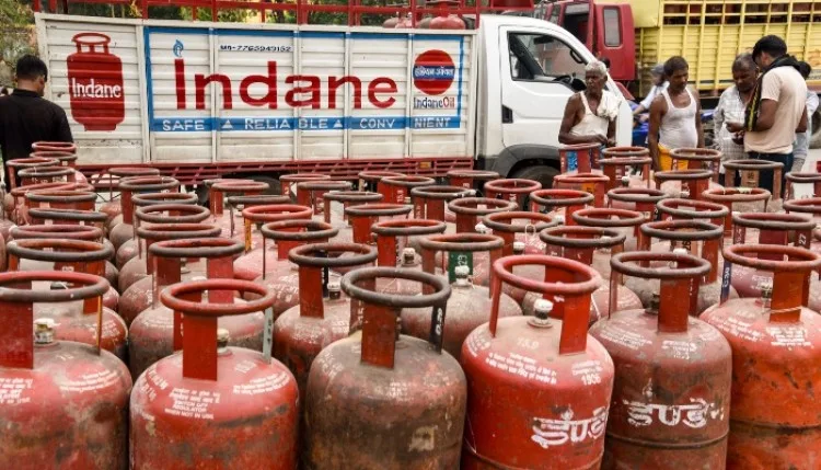 LPG सब्सिडी के लिए 1 अक्टूबर से आधार बायोमेट्रिक प्रमाणीकरण जरूरी