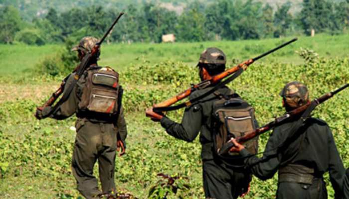 रात भर चली पुलिस और नक्सलियों के बीच मुठभेड़, कई हथियार बरामद