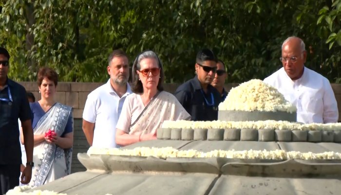 राजीव गांधी की 35वीं पुण्यतिथि पर सोनिया-राहुल और प्रियंका गांधी समेत कांग्रेस नेताओं ने दी श्रद्धांजलि