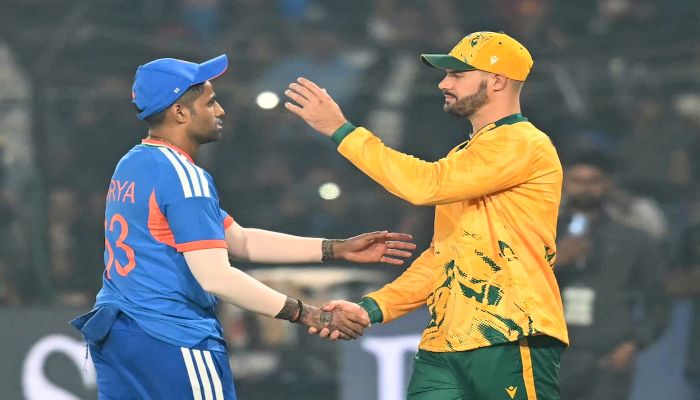 IND vs SA 2nd T20I: दक्षिण अफ्रीका के खिलाफ टॉस जीतकर भारत ने चुनी गेंदबाजी, प्लेइंग-XI में हुए 3 बड़े बदलाव