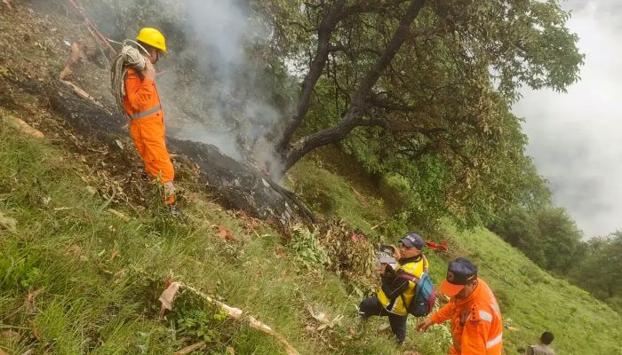 केदारनाथ से लौट रहा हेलीकॉप्टर क्रैश, 7 लोगों की मौत