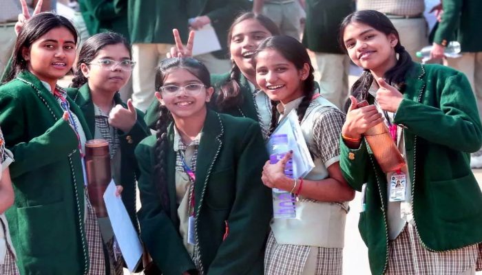 CBSE 12th Result 2026: इंतजार खत्म आज जारी होगा सीबीएसई 12वीं का रिजल्ट !  ऐसे डाउनलोड करें मार्कशीट