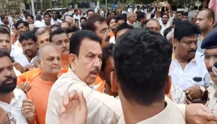 कर्नाटक :कांग्रेस कार्यकर्ताओं ने की अभद्रता, भाजपा नेता के कपड़े फाड़ें