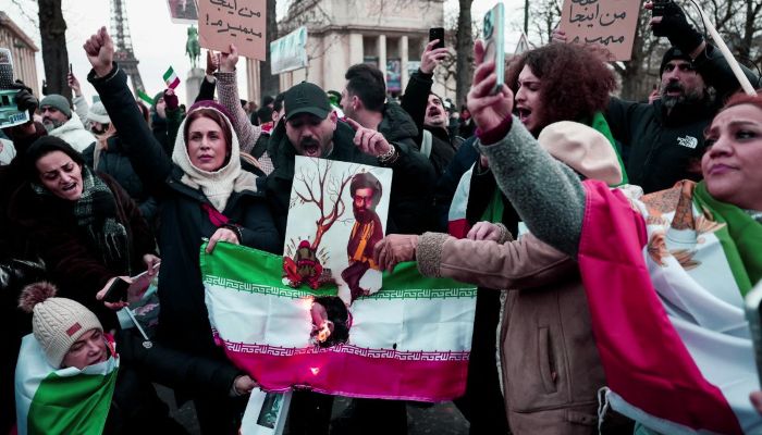 Iran Protests: ईरान से तुरंत निकलें बाहर...बिगड़ते हालात के बीच भारत सरकार ने जारी की एडवाइजरी