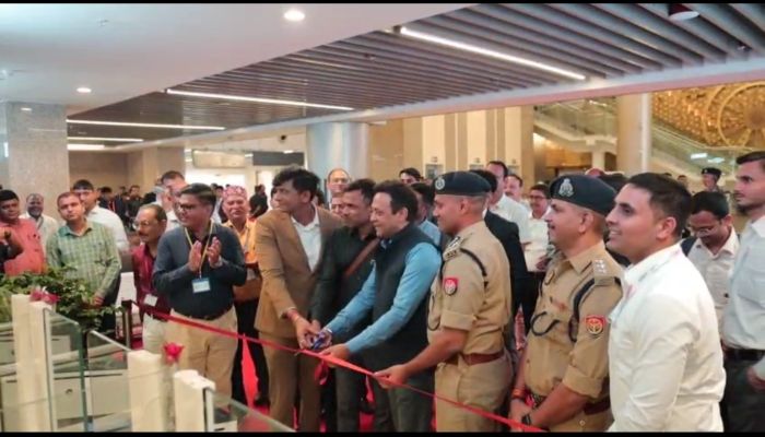 Lucknow Airport : लखनऊ एयरपोर्ट पर फास्ट ट्रैक इमिग्रेशन सुविधा की शुरुआत,  मिलेंगी ये सुविधाएं