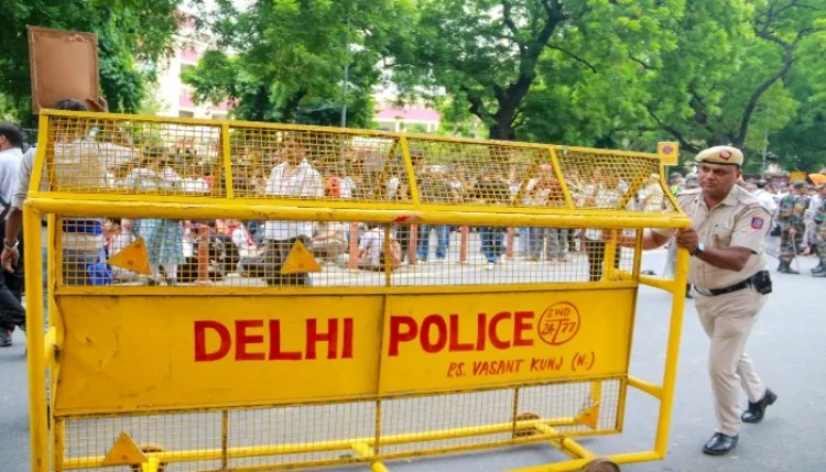 Farmers Protest Delhi: किसानों को रोकने के लिए शंभू बाॅर्डर पर लगाए बैरिकेड्स, दिल्ली में ट्रैफिक एडवाइजरी जारी