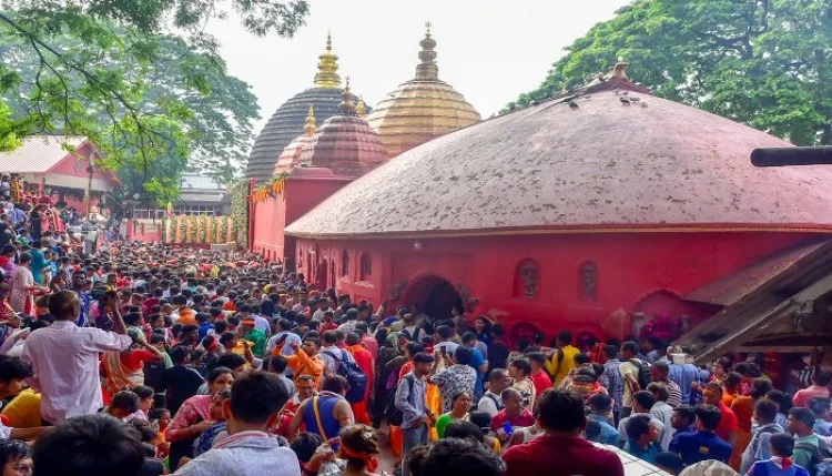 कामाख्या धाम में उमड़ा आस्था का सैलाब, अंबुबाची महायोग में 8 लाख से अधिक श्रद्धालुओं की ऐतिहासिक उपस्थिति
