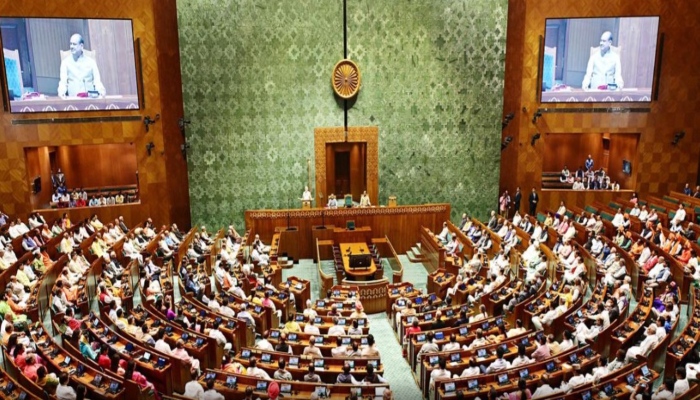 Monsoon Session 2025: लोकसभा में 'ऑपरेशन सिंदूर’ और मतदाता सूची विवाद पर हंगामा