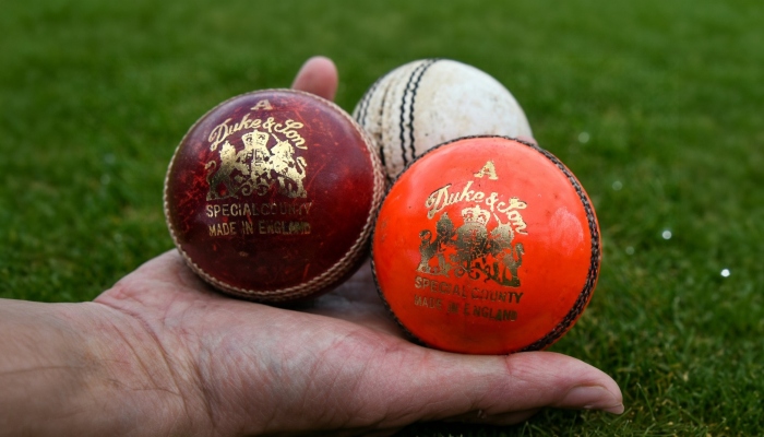Duke Ball : युद्ध की तपिश में झुलसा क्रिकेट का मैदान, इंग्लैंड में 'ड्यूक' गेंदों का अकाल, शिपिंग संकट ने बढ़ाई मुश्किलें