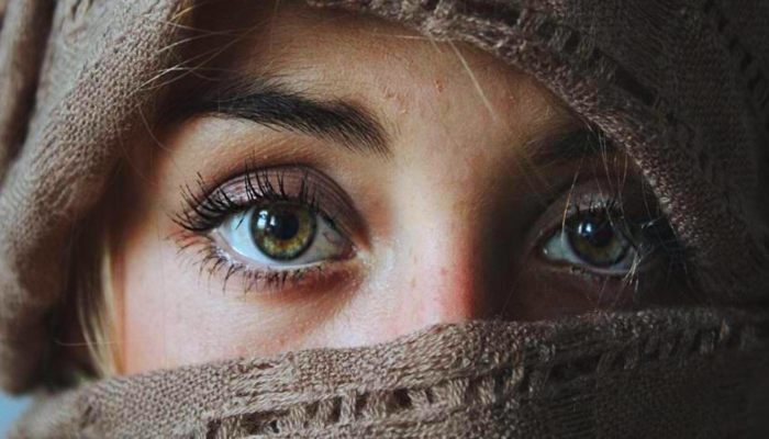 Eye Health Tips: आंखों को हेल्दी रखने के लिए अपनाएं ये आसान टिप्स, बढ़ेगी रोशनी
