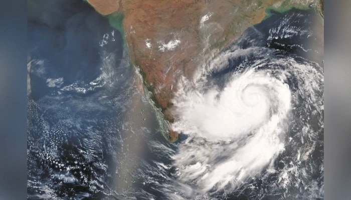 चक्रवाती तूफान 'दित्वाह' का खतरा बढ़ा, तमिलनाडु-पुडुचेरी समेत कई राज्यों में भारी बारिश की चेतावनी