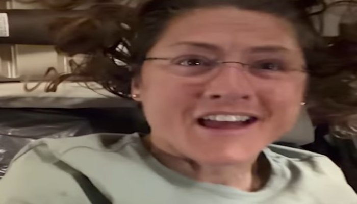 नासा की एस्ट्रोनॉट ने स्पेस में ‘उल्टा’ होकर सोने का सुनाया मजेदार किस्सा, बताया रोचक अनुभव