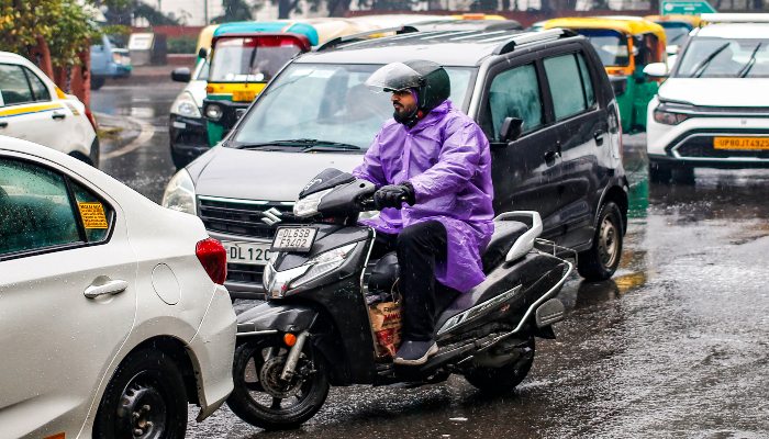 मौसम का हालः चिलचिलाती गर्मी के बीच दिल्ली-NCR में राहत की बारिश, यूपी-हरियाणा समेत कई राज्यों में अलर्ट जारी