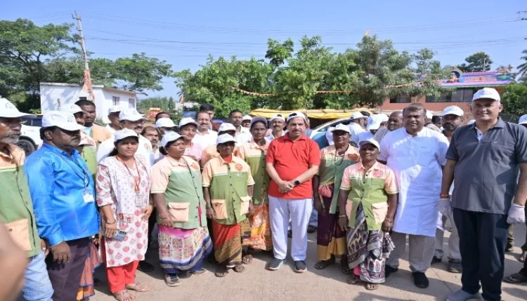 देशभर में चला स्वच्छता अभियान, राष्ट्रपिता के आदर्शों को अपनाने पर जोर