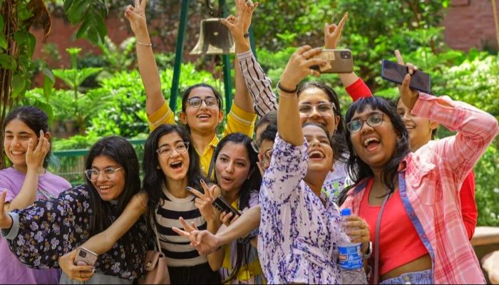 Maharashtra Board SSC 10th Result 2026: महाराष्ट्र बोर्ड 10वीं के नतीजे जारी, 94.96% के साथ लड़कियों ने फिर मारी बाजी