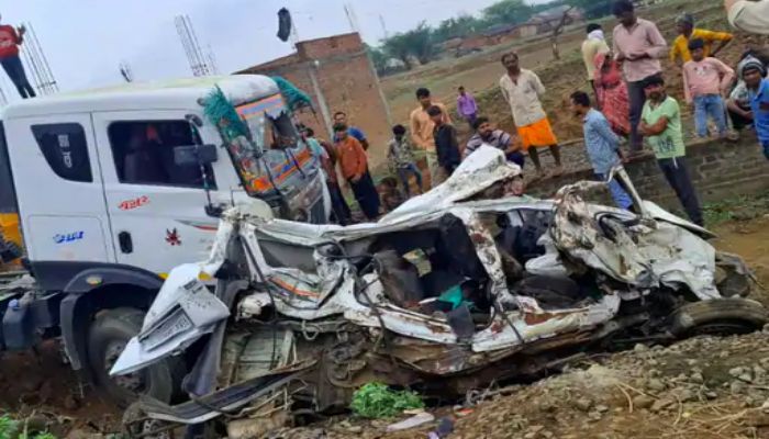 Jhabua Road Accident: झाबुआ में वैन पर पलटा सीमेंट से लदा ट्रॉला, नौ लोगों की गई जान