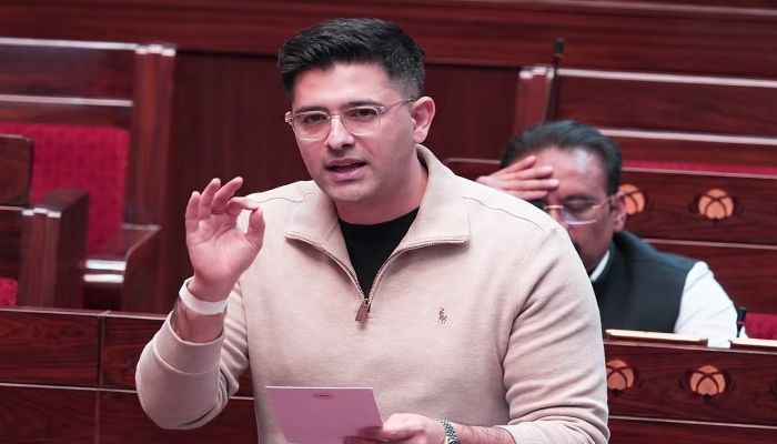 Raghav Chadha:  राघव चड्ढा को बड़ा झटका, AAP पार्टी ने राज्यसभा उपनेता पद से हटाया, अशोक मित्तल को दी जिम्मेदारी