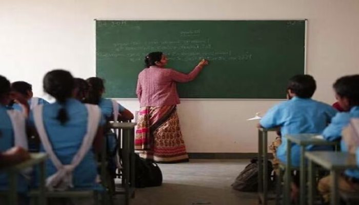 Bihar Teacher Training: सरकार का बड़ा फैसला, बिहार में प्राइमरी स्कूलों के कक्षा 1-2 के साढ़े पांच लाख शिक्षक होंगे प्रशिक्षित