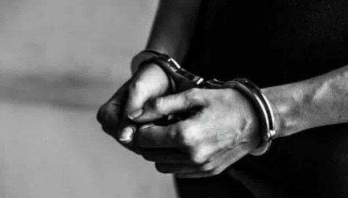 Lucknow: आलमबाग में पुलिस मुठभेड़ के बाद शातिर अपराधी गिरफ्तार, दर्ज हैं 57 मुकदमें