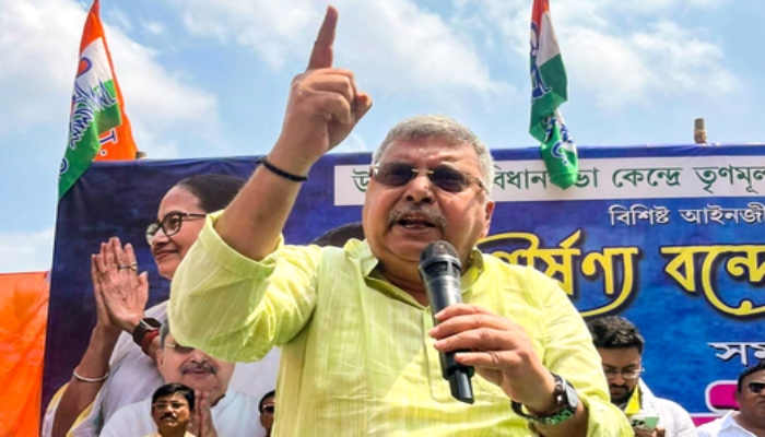 TMC Chief Whip Appointment : तृणमूल कांग्रेस में बड़ा फेरबदल, कल्याण बनर्जी फिर बने लोकसभा के 'कैप्टन', ममता ने पुराने सिपहसालार पर जताया भरोसा