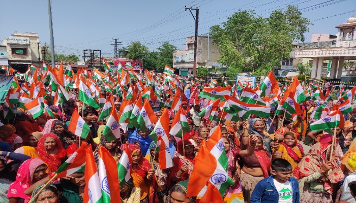 शाहपुरा में निकाली गई भव्य तिरंगा यात्रा, उमड़ा देशभक्ति का सैलाब