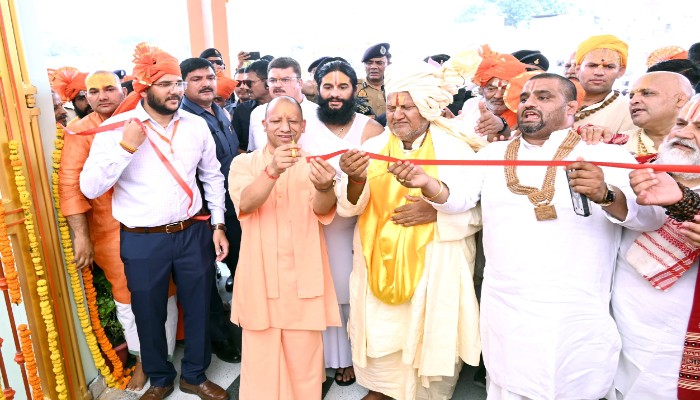 अयोध्याः सीएम योगी ने किया हनुमत कथा मंडपम का उद्घाटन