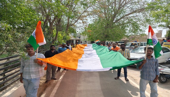 ऑपरेशन सिंदूर की कामयाबी पर तिरंगा यात्रा, लोगों ने बढ़-चढ़कर लिया हिस्सा