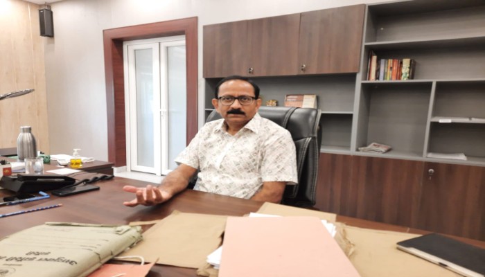 कमिश्नर ने जांची ऑनलाइन ओपीडी की हकीकत, गायब मिले कई डॉक्टरों पर होगी कार्रवाई