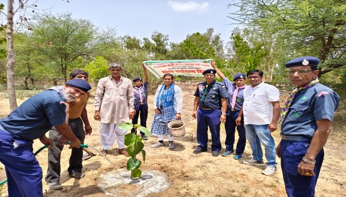 हमें अभी से प्रकृति के प्रति संवेदनशील बनना होगा