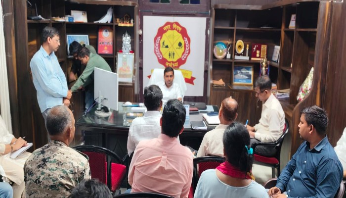 नगर की सफाई व्यवस्था हो चाक चौबंद, नगर आयुक्त ने बैठक कर दिए निर्देश