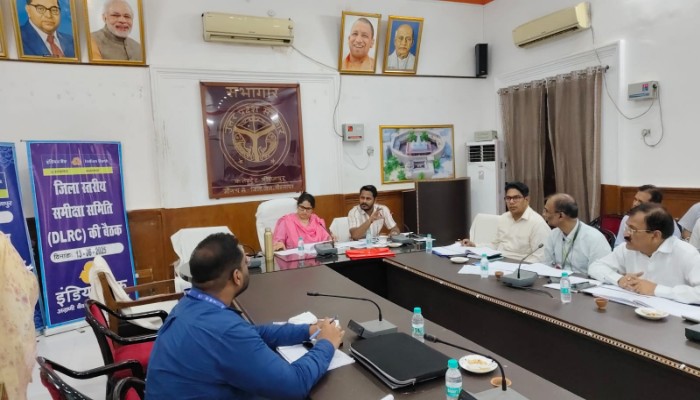 बैंकर्स ऋण जमा अनुपात में सुधार कर इसे कम से कम 60 प्रतिशत तक ले जाएं- जिलाधिकारी
