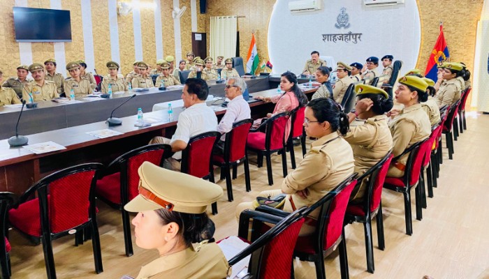 "हल्ला बोल चुप्पी तोड़" कार्यक्रम का हुआ आयोजन, कई विषयों पर हुई चर्चा