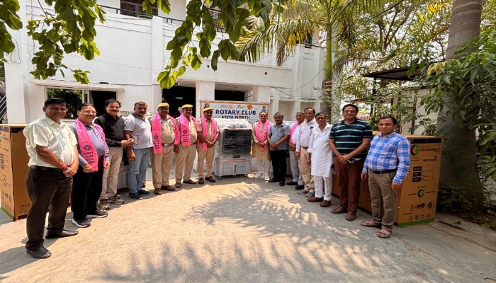रोटरी क्लब कोटा ने भीषण गर्मी में पुलिसकर्मियों को  भेंट  किए तीन बड़े कूलर