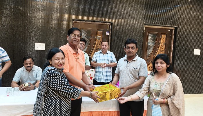 समाज सेवा में बढ़-चढ़कर हिस्सा लें: डॉ. अरविंद कुमार सिंह