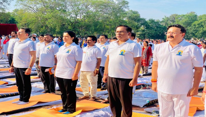 International Yoga Day : योग के साथ समाज की चेतना अनुशासन, समरसता और स्वास्थ्य का उत्सव : जितिन प्रसाद