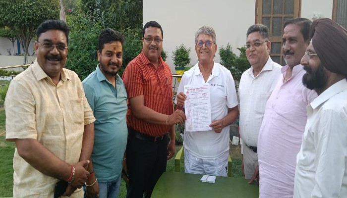 व्यापारियों ने सौंपा तीन सूत्रीय ज्ञापन, विधायक वेद गुप्ता ने दिया समाधान का आश्वासन