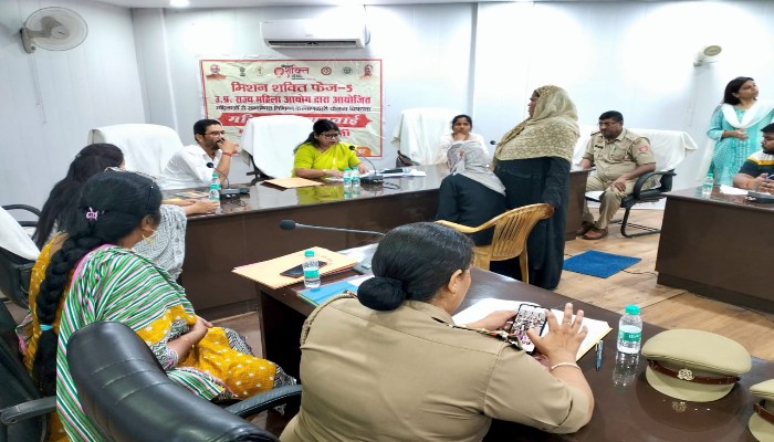पीड़िताओं ने सुनाया अपना दुख, राज्य महिला आयोग की सदस्य ने दिया न्याय का भरोसा