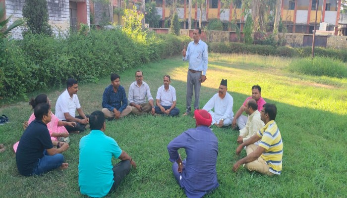 शिक्षक महासंघ की बैठक हुई संपन्न, विद्यालयों के विलय पर चर्चा