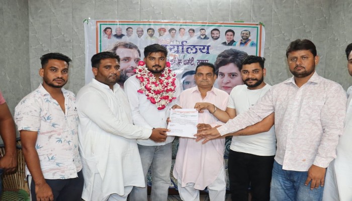 प्रदेश सचिव मणि कपूर ने यावर खान को नियुक्ति पत्र सौंपकर बनाया नगर अध्यक्ष