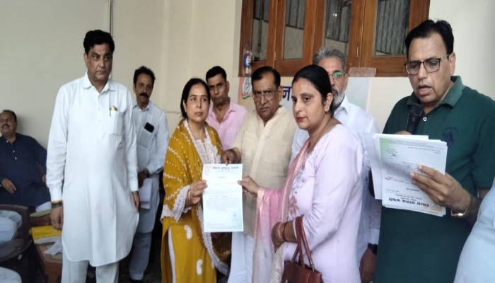 प्रदेश कांग्रेस कमेटी की बैठक संपन्न, नवनिर्वाचित पदाधिकारियों को मिले मनोनयन पत्र