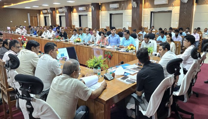 स्कूली बच्चों के साथ दुर्घटना होने पर अभिभावक सहित प्रधानाचार्य पर दर्ज होगा केसः जिलाधिकारी
