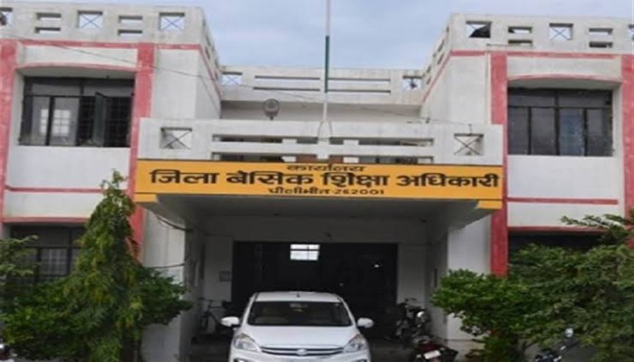 झांसी के BSA पर गरौठा विधायक का सीधा सवाल: कार्यप्रणाली पर उठाए 10 सवाल