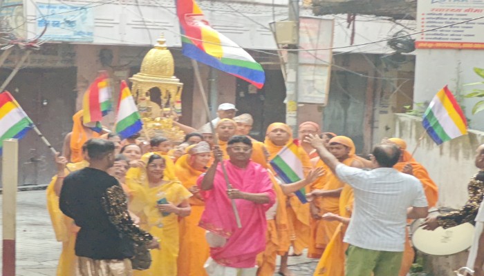 रामपुर जैन समाज ने किया भगवान पार्श्वनाथ जी का अभिषेक