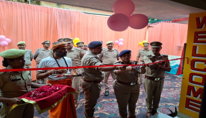 अपर पुलिस अधीक्षक ने शिशु गृह का किया उद्घाटन, बच्चों को टॉफी, चॉकलेट व बिस्किट किए वितरित