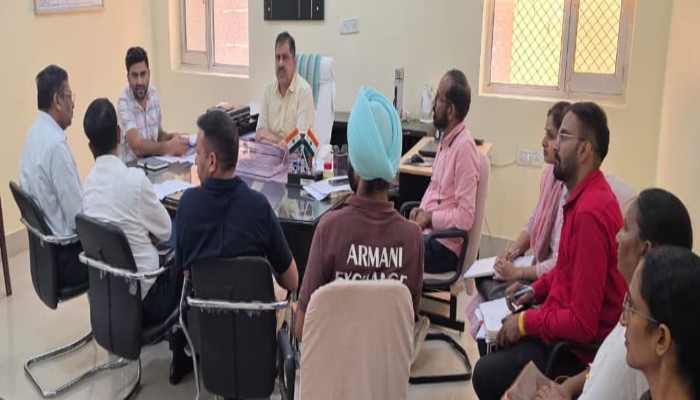 कस्टम हायरिंग सेंटर की स्थापना से पहले हुई समीक्षा बैठक, लिए गए कई फैसले
