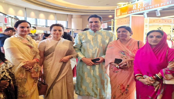 'रॉयल फेबल्स' के भव्य जश्न में पूर्व मंत्री नवाब काज़िम अली खां ने किया राजपरिवारों का प्रतिनिधित्व