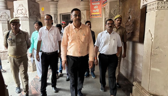 जिलाधिकारी ने लिया नवरात्रि मेले की तैयारियों का जायजा, दिए दिशानिर्देश