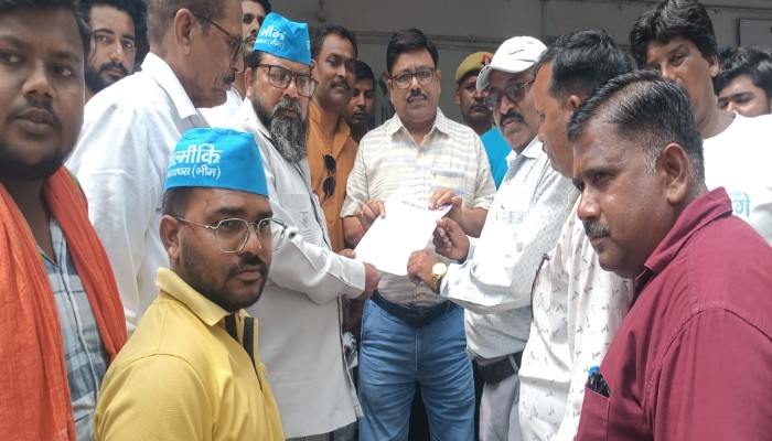 वाल्मीकि जयंती पर अवकाश की मांग, जिलाधिकारी के माध्यम से मुख्यमंत्री को भेजा ज्ञापन
