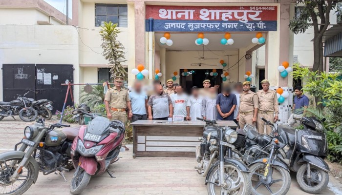 पुलिस की छापेमारी में जुआ खेलते धरे गए 10 जुआरी, भेजा गया जेल